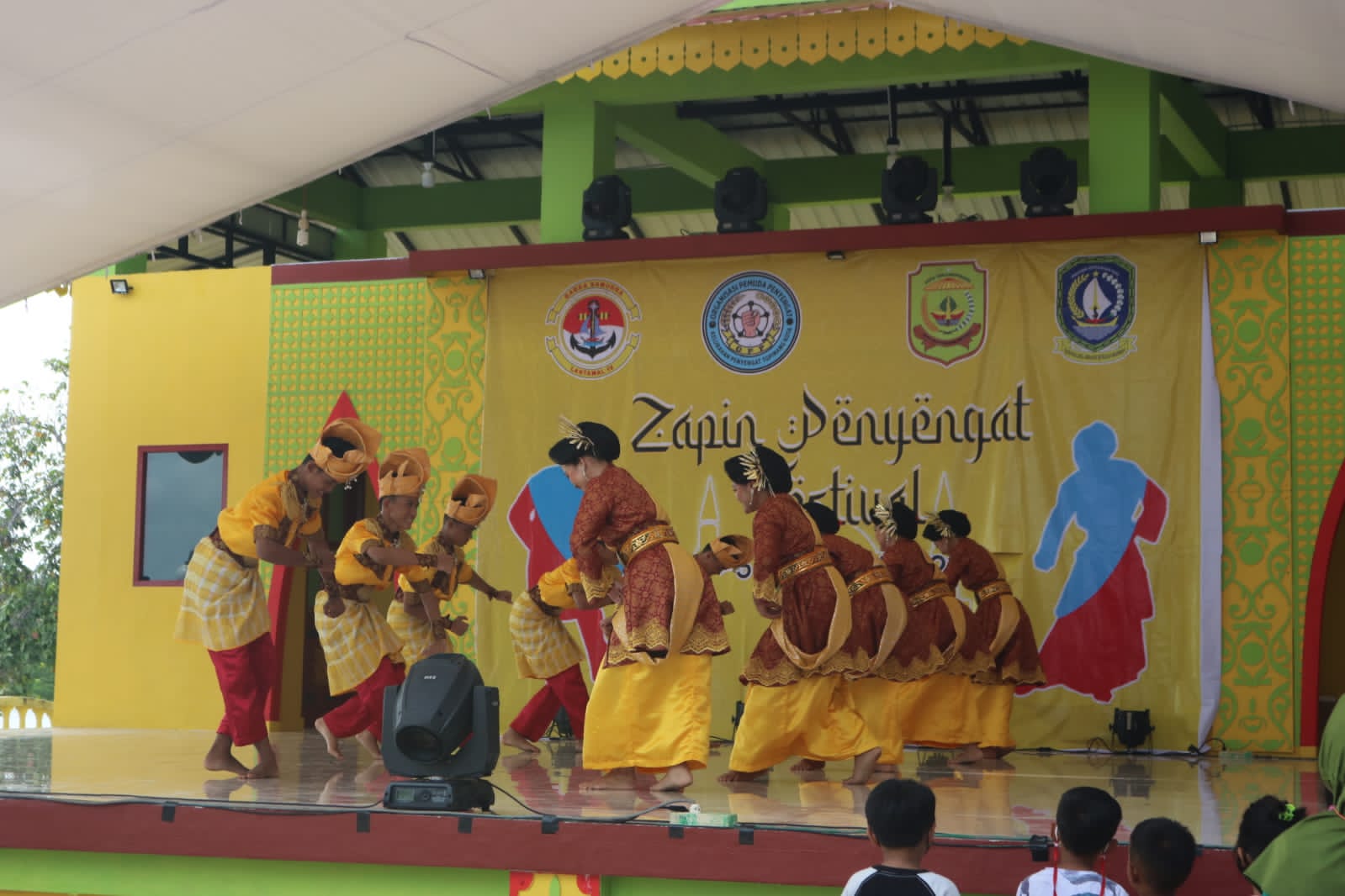 SMP Negeri 4 Tanjungpinang Juara Lomba Tari Zapin Kreasi di Penyengat