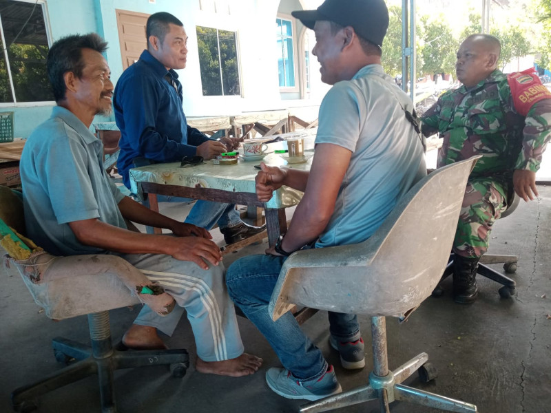 Babinsa Bagan Besar Pererat Silaturahmi Dengan Pemuda Melalui Komsos