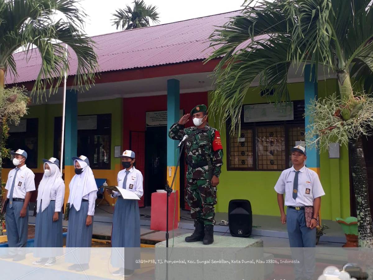 Babinsa Tanjung Penyembal Jadi Irup di SMA Negeri 4