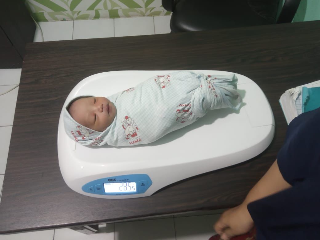 Warga Boncah Mahang Temukan Bayi dalam Kardus