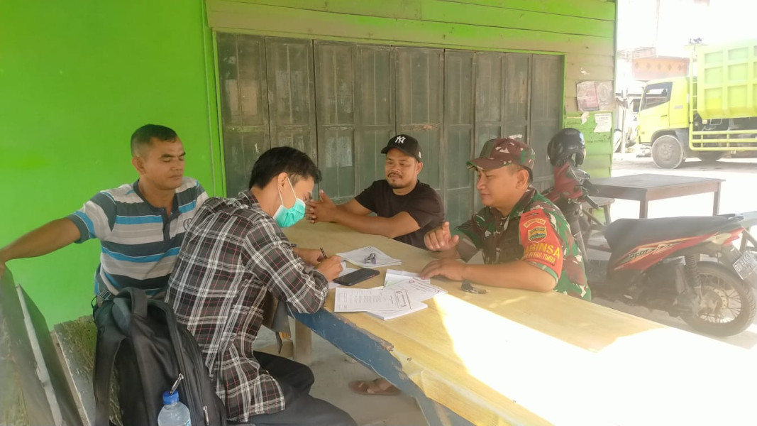 Sertu Jumat Desmanto Laksanakan Sosialisasi Pelarangan Mendirikan Bangunan di Sepanjang Jalur Pipa Minyak Pertamina