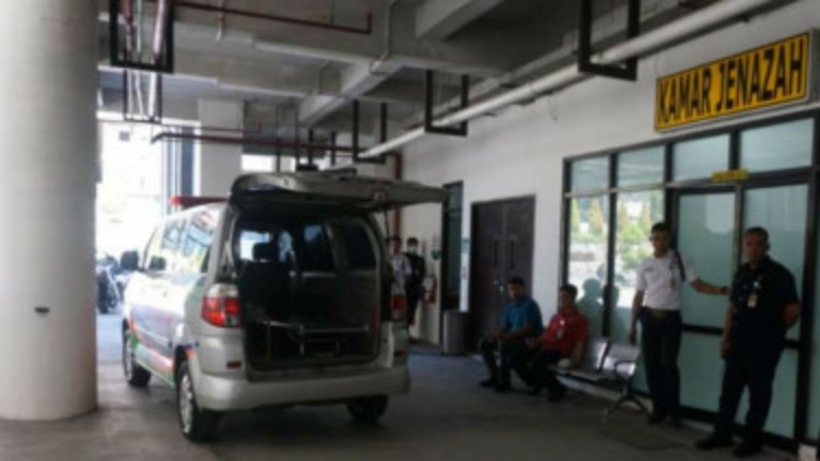 Jenazah Besan Jokowi Tiba di Rumah Duka