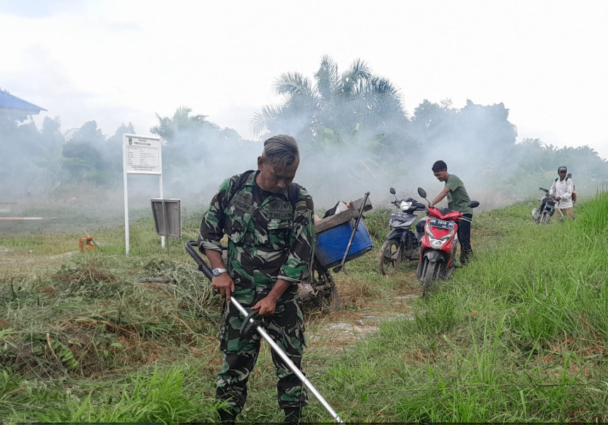Warga Ramil 03/SS Sambut Positif Inisiatif Jumat Bersih Oleh Pelda Andre