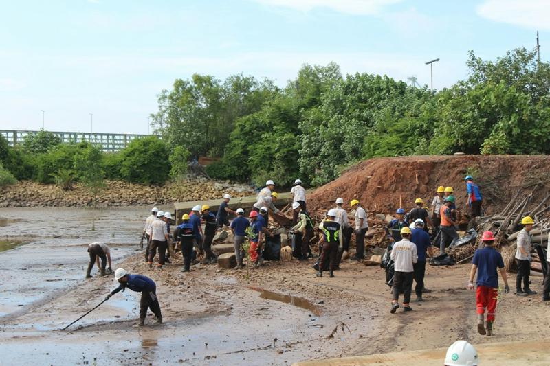 Apical Dumai Turut Rayakan Hari Perhubungan Nasional dengan Melakukan Aksi Bersih Pantai