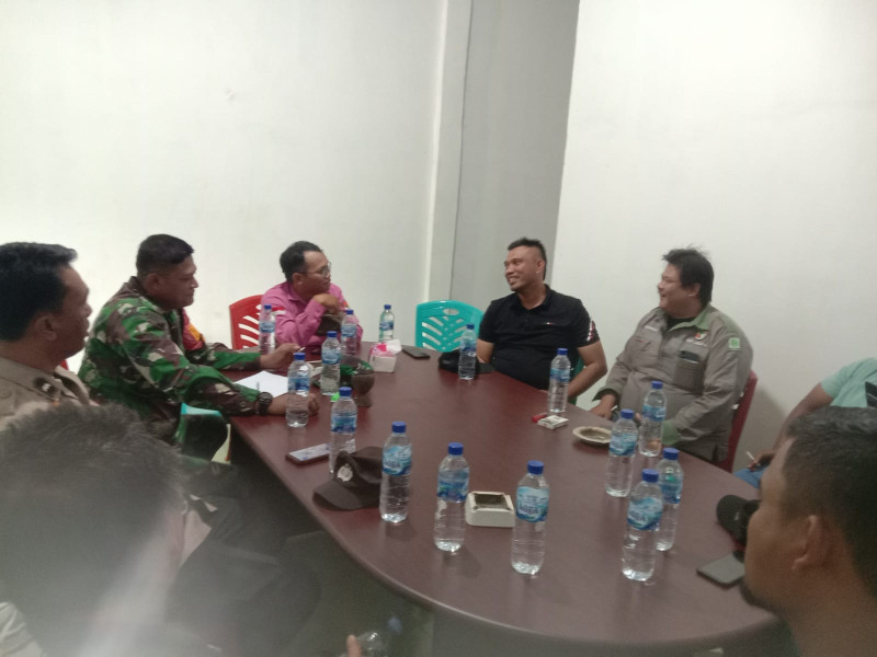 Giat Komsos Sertu Afnal Dalam Menjaga Keamanan Wilayah