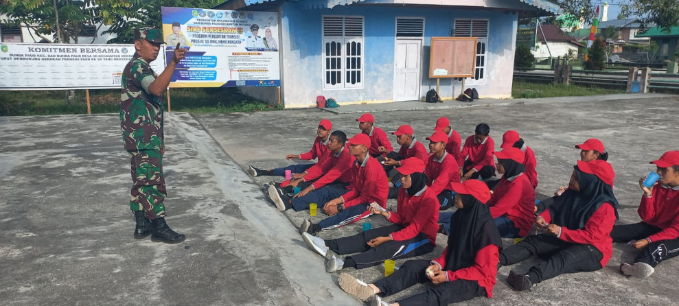 Berikan Pemahaman Terkait Pancasila, Babinsa Laksanakan Komsos