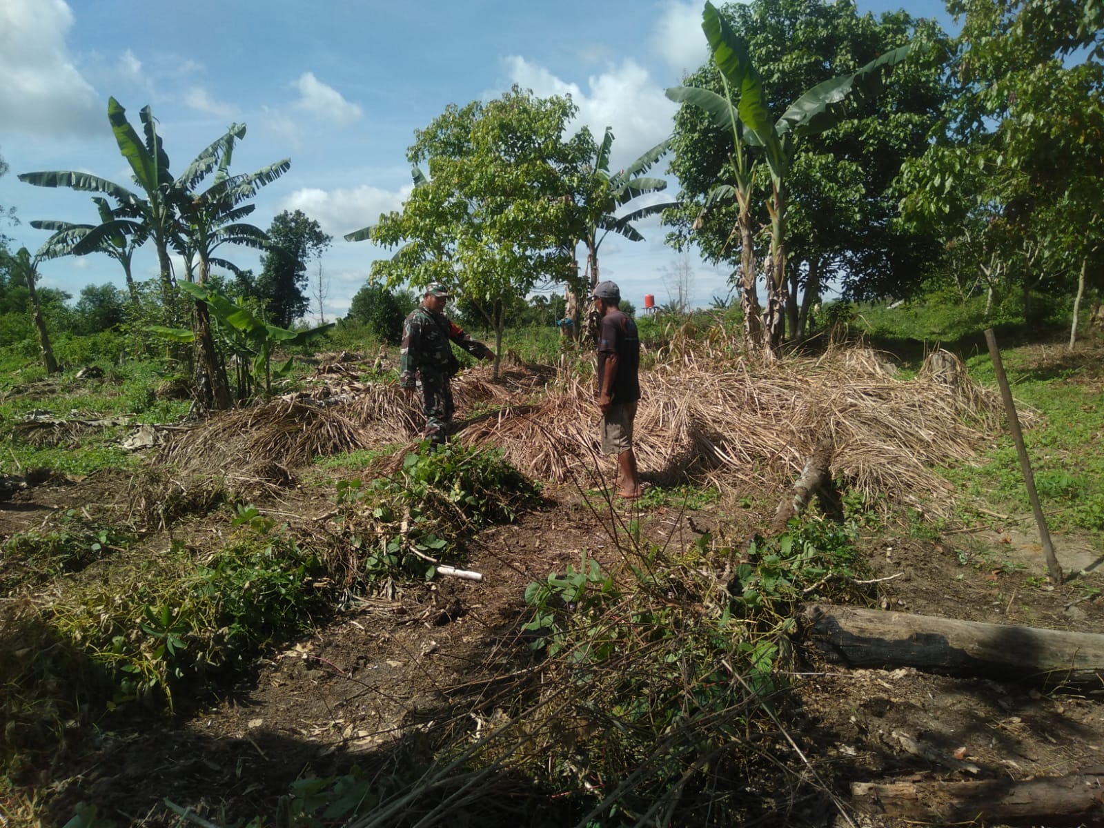 Serka Fahrizal Purba Laksanakan Sosialisasi Pencegahan Karhutla di Wilayah Binaannya