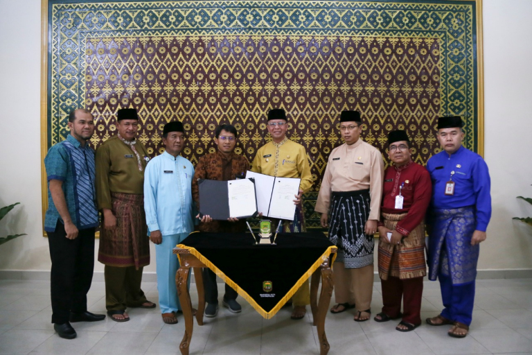 PLN dan Pemko Tanjungpinang Tingkatkan Sinergi Lewat Penandatanganan PKS PPJ dan PJU