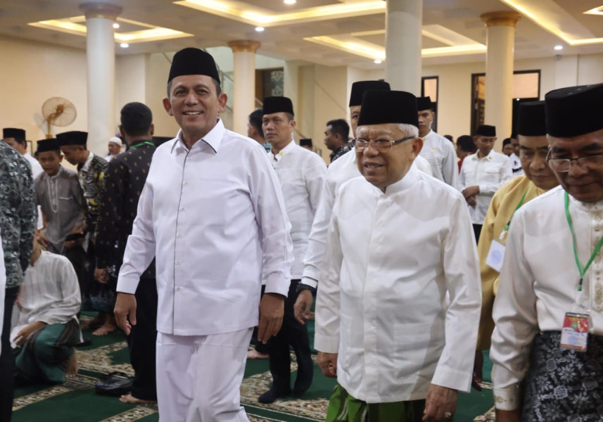 Wapres RI Ma'ruf Amin Bersama Gubernur Ansar Terawih di Masjid Al-Uswah Tanjungpinang