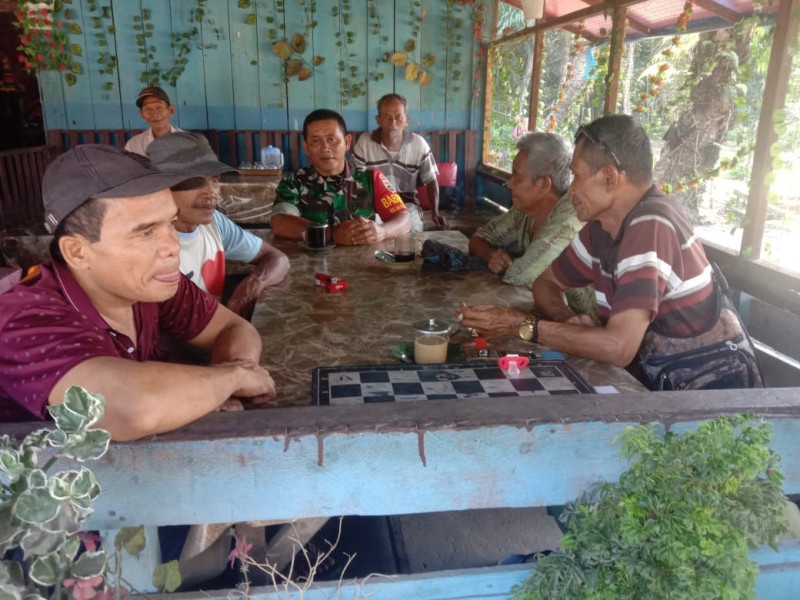 Babinsa Sertu Jainal Arifin Tekankan Pentingnya Kolaborasi Masyarakat dan Aparat dalam Menjaga Keamanan