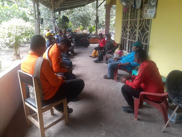 Babinsa Koramil 03/PWK Laksanakan Komsos