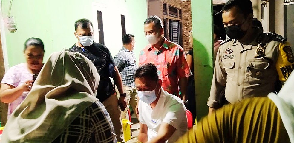 Bupati Afrizal Sintong Cek Pelaksanaan Vaksinasi di Kecamatan Bangko Hingga Malam