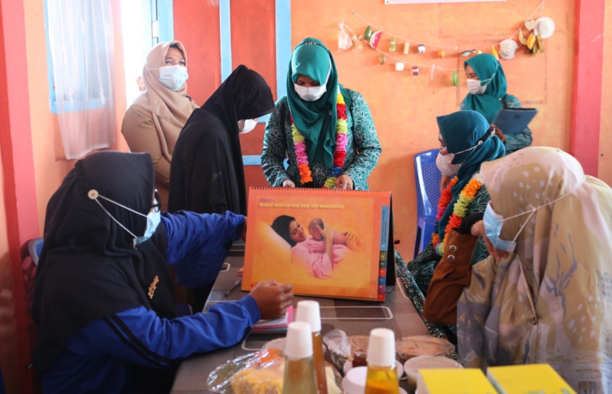 Tim PKK Rokan Hilir Kunjungi Posyandu Dahlia Sinaboi