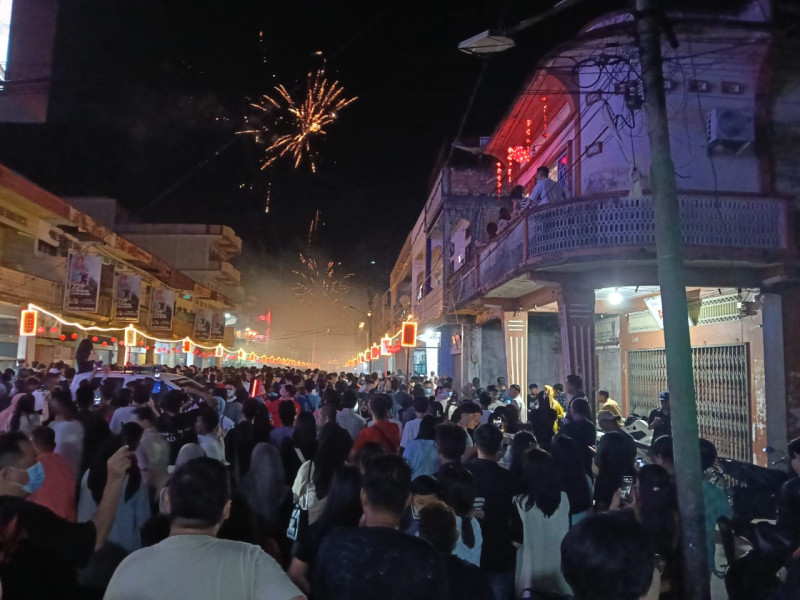 Luar Biasa Puncak Perayaan Imlek Di Meranti Ditutup Dengan Pesta Kembang Api