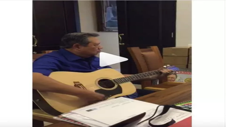 Petikan Gitar SBY 'Kumenanti Seorang Kekasih' Hebohkan Netizen