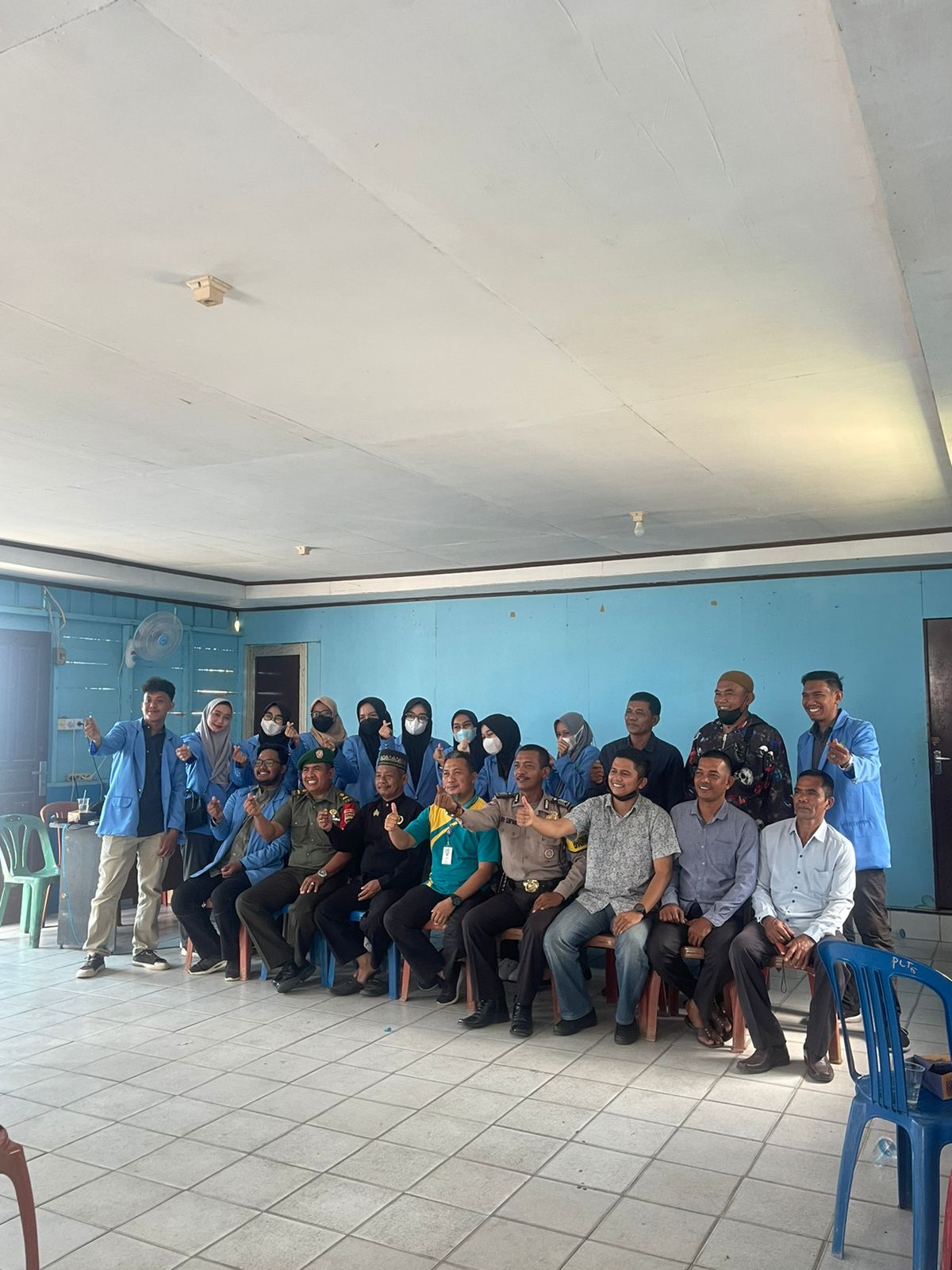 Bersama Dengan Aparat Kelurahan, Pelda Hendrianto Menghadiri Kegiatan Silaturahmi