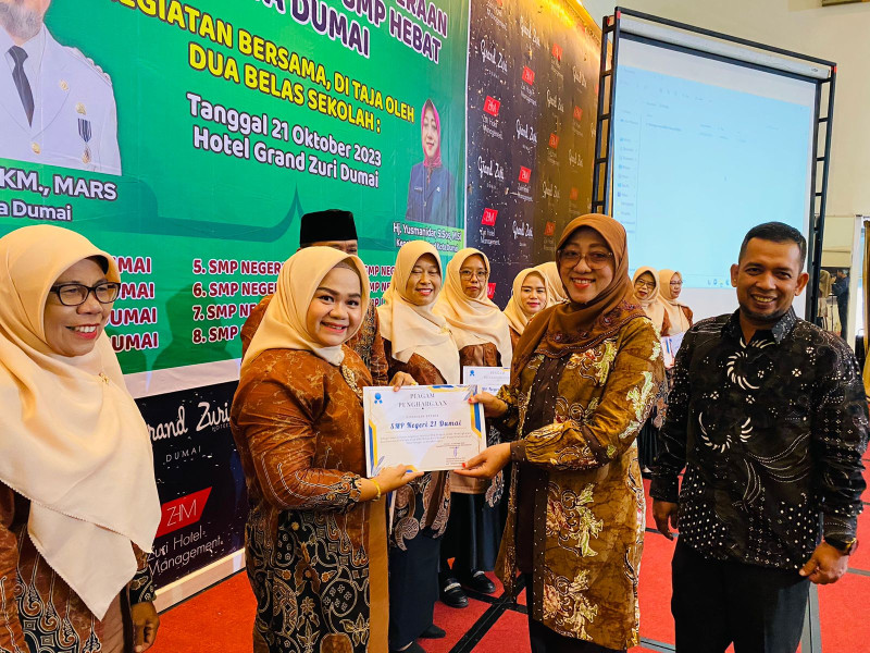 Kepala SMPN 21 Dumai Hadiri Undangan  Kementrian Pendidikan RI