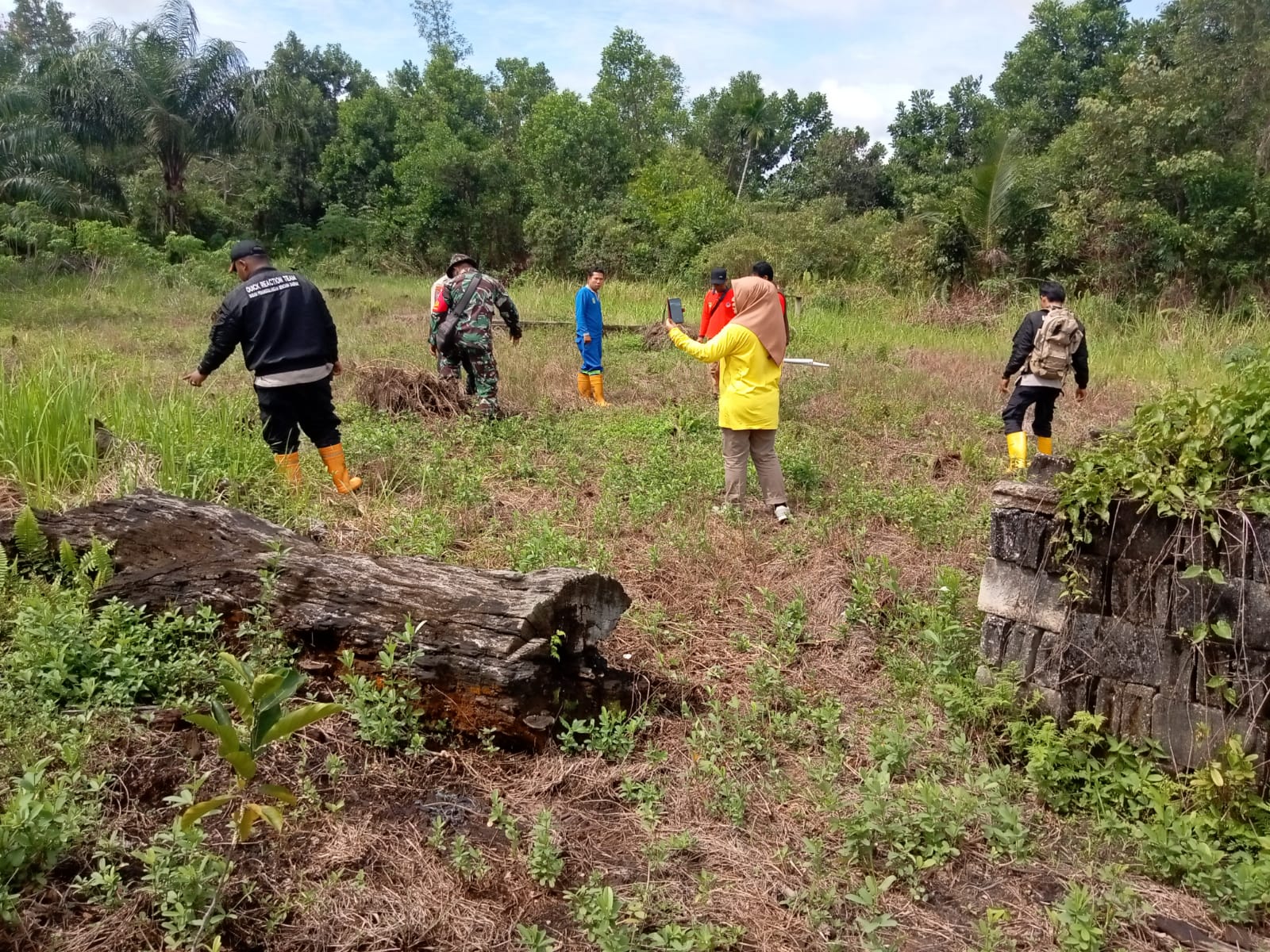 Sosialisasi dan Patroli Cegah Karhutla Terus Dilakukan Oleh Serka Fahrizal Purba