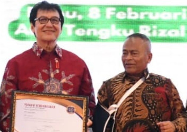 HPN 2023, Rahmat Shah Terima Penghargaan dari PWI Pusat