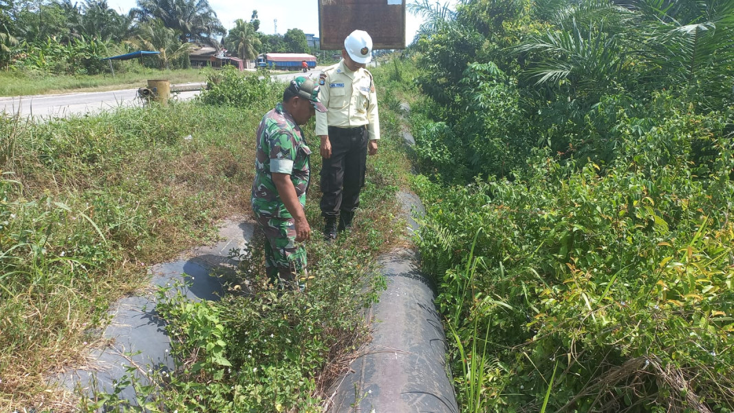 Pengaman Jalur Pipa Minyak Dilaksanakan Sertu Roni Sandra