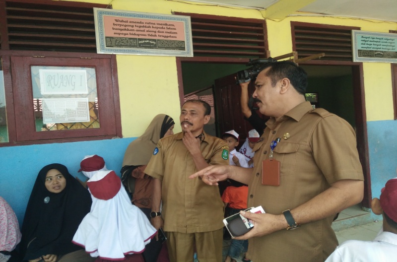 Plt.kadisdik Bengkalis sidak beberapa Sekolah di Kecamatan Mandau dan Pinggir