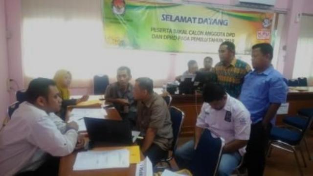Hari Pertama Pendaftaran Calon DPD RI Riau, 12 Balon Mendaftar