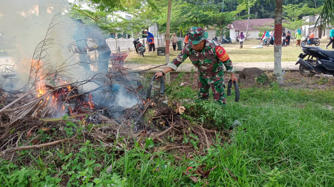 Bati Wanwil Ramil 02 Ikuti Gotong Royong Bersama Masyarakat