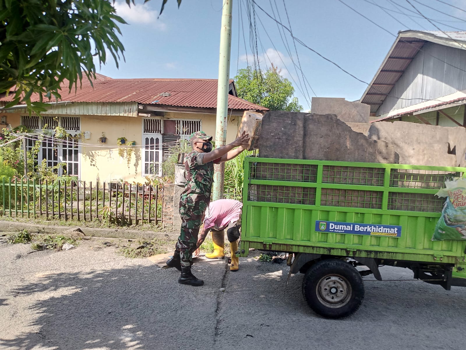 Cegah Demam Berdarah, Serda Ahmad Junaidi Ikuti Goro