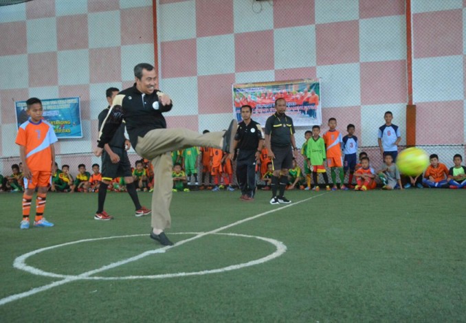 Syamsuar Buka Turnamen Futsal SDN 01 Siak