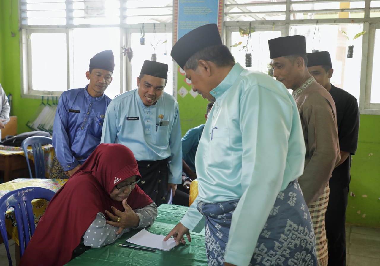Bujang Kampung di Lubuk Dalam, Berantas Buta Aksara, 39 Warga Belajar Dikunjungi Bupati Siak