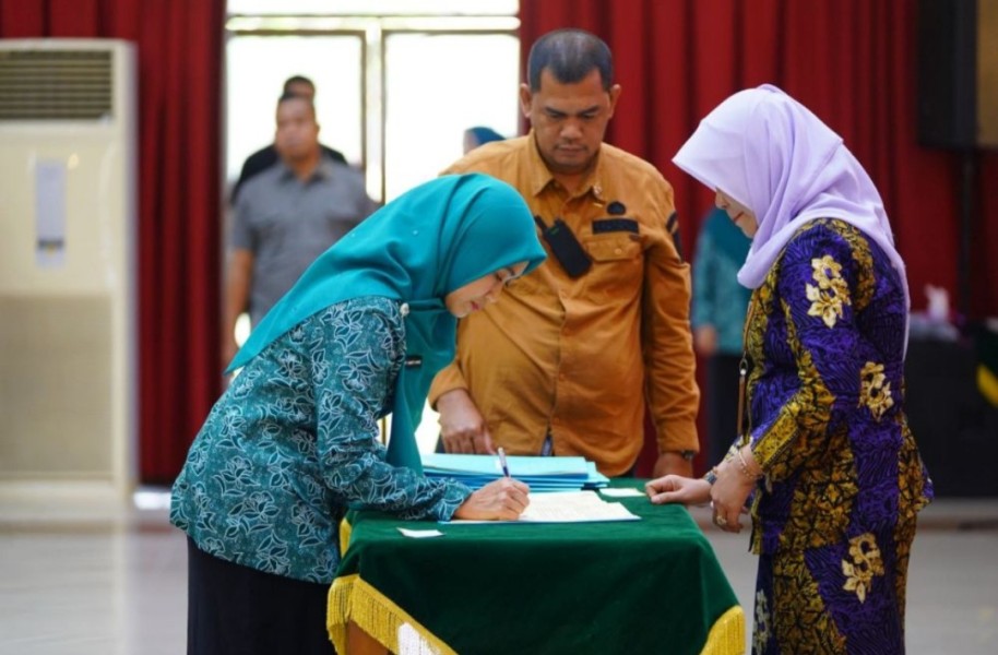Ketua TP PKK Provinsi Riau Teken Kerja Sama dengan 15 Perguruan Tinggi untuk Percepat Penurunan Stunting di Riau