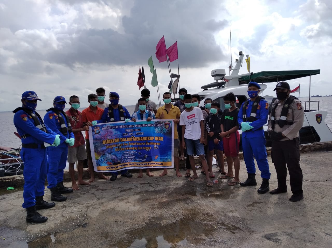 Ditpolairud Polda Riau Melaksanakan Polmas Perairan di TPI Purnama