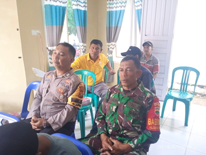 Babinsa Kelurahan Gurun Panjang Hadiri Kegiatan Jumat Curhat di Aula Kantor Lurah