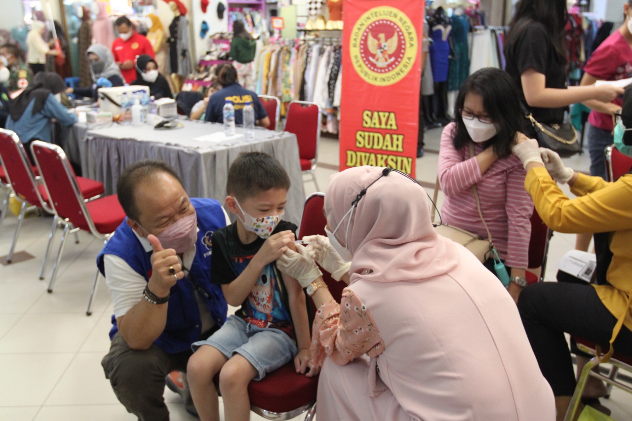 Vaksinasi Massal Di Mal Pekanbaru, Kepala Binda Riau : Bentuk Nyata BIN Ikut Perangi Covid-19