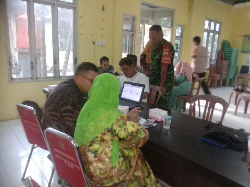 Hadiri Undangan FKP, Babinsa Bantu Mendata