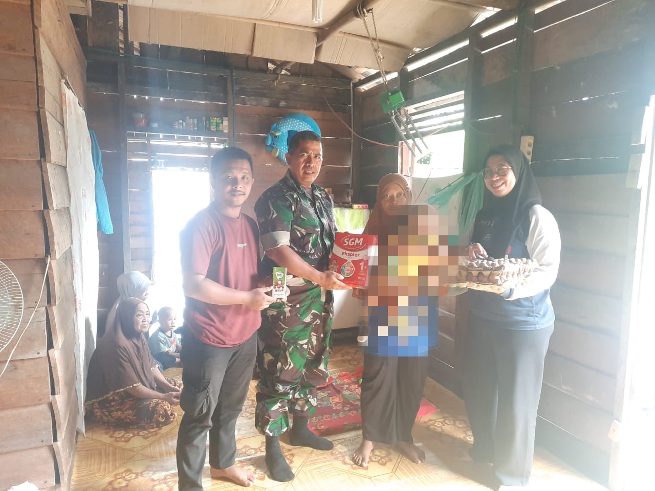 Pelda Hendrianto Serahkan Bantuan Untuk Mencegah Stunting