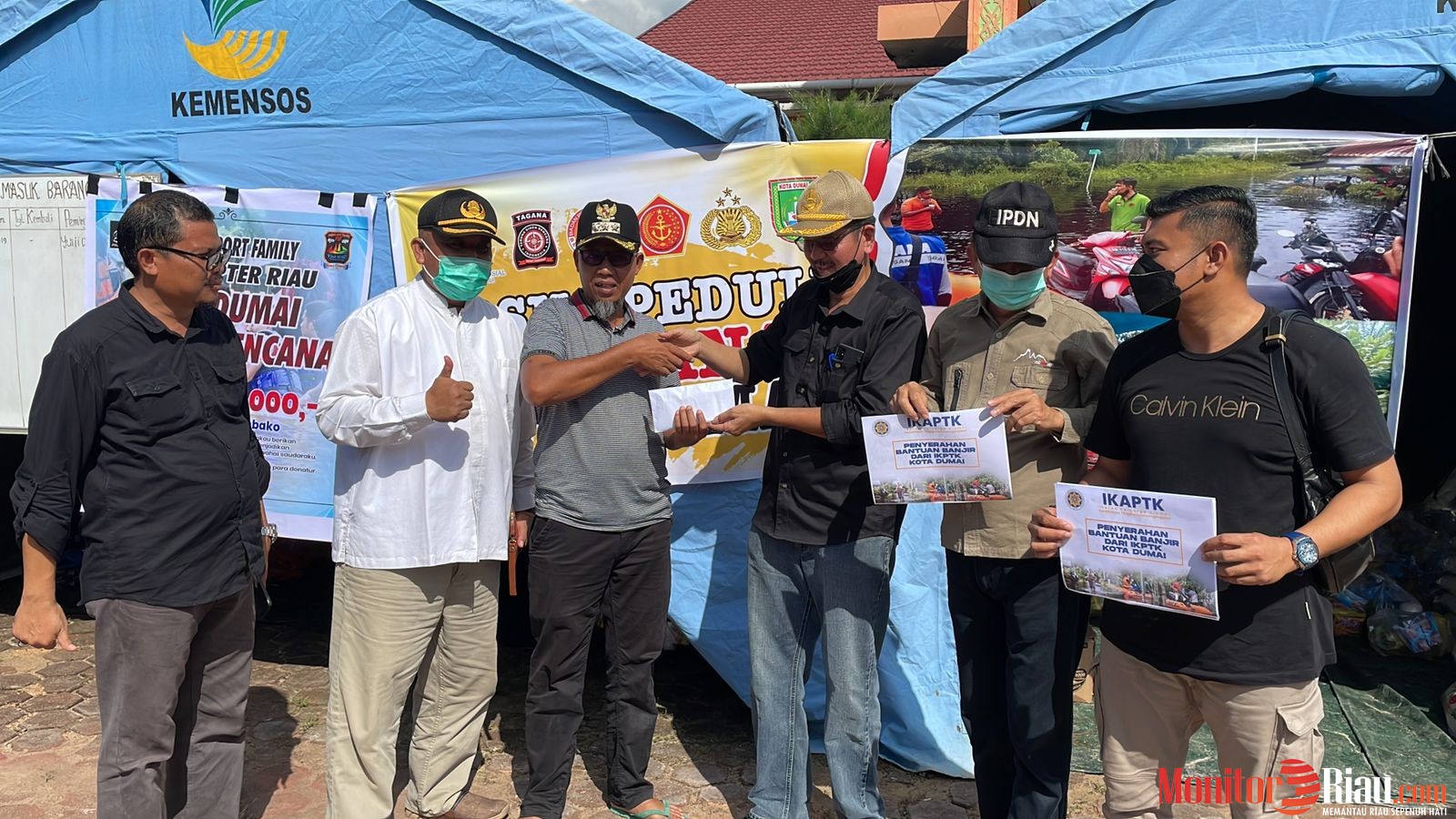 Peduli Korban Banjir, IKAPTK Dumai Berikan Bantuan