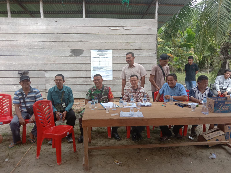 Temui Masyarakat, Sertu Jainal Bahas Soal Keamanan dan Ketertiban Wilayah