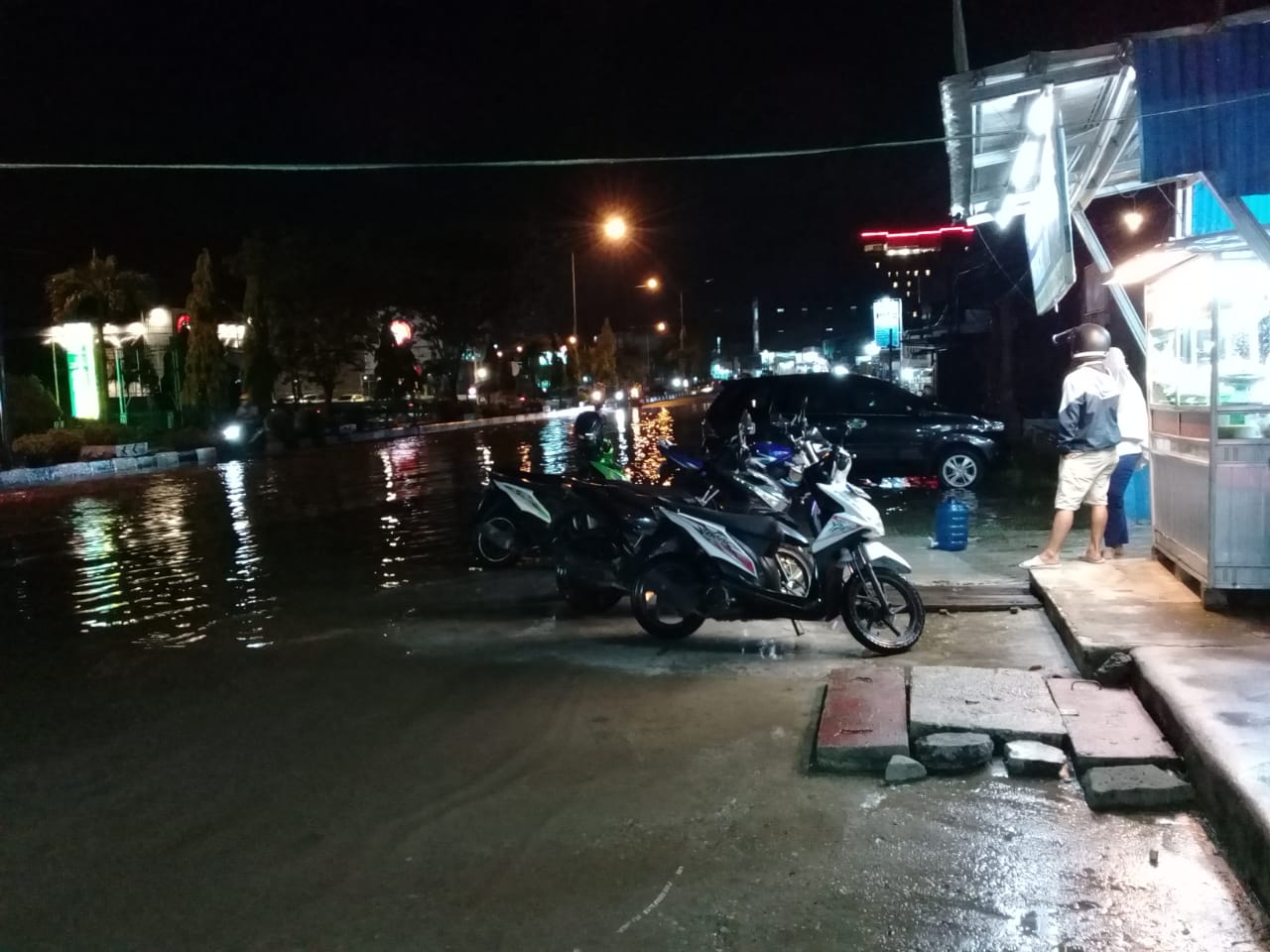 Hujan Deras dan Angin Kencang, Jalan di Kota Dumai Kembali Terendam Banjir