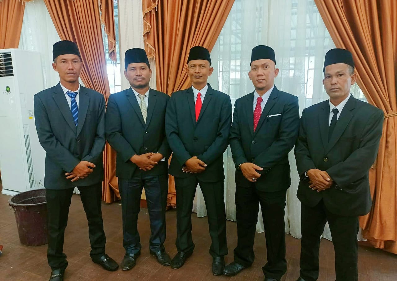 Ketua KPU Rokan Hilir Resmi Lantik Anggota PPK Kecamatan Sinaboi