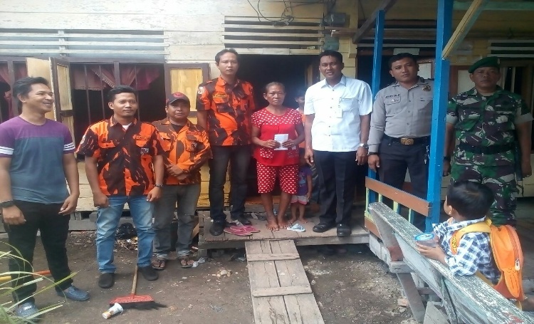 Ranting PP Jayamuki Serahkan Bantuan Kebakaran