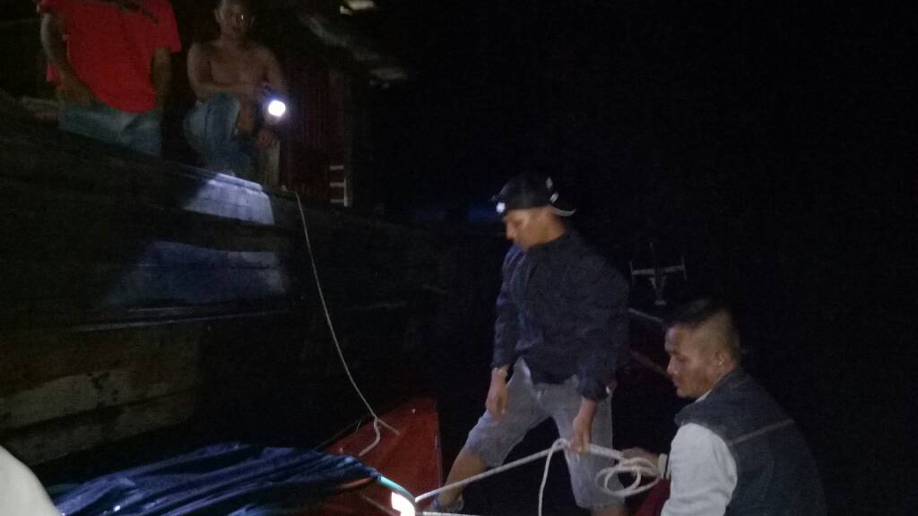 Dihantam Ombak, Kapal Bermuatan Kelapa Bulat Karam di Kuala Igal