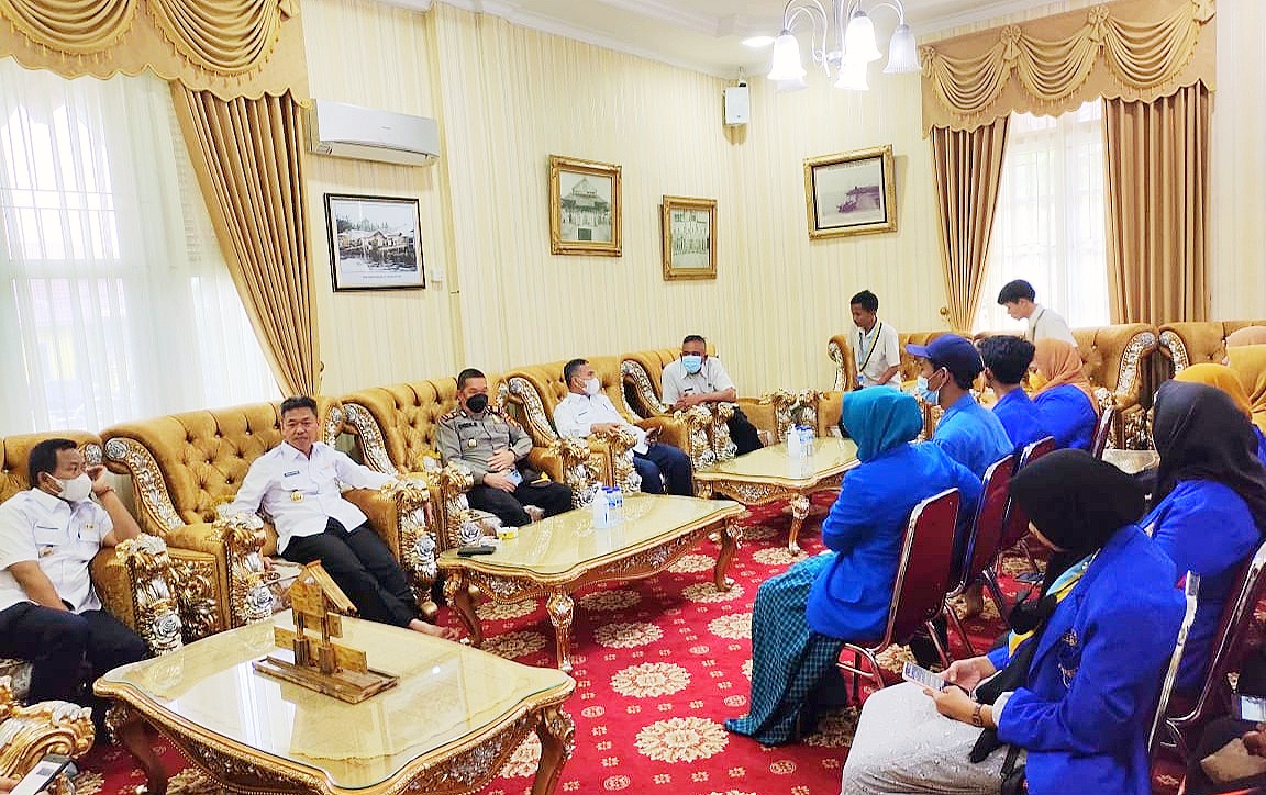 Batal Demo, Bupati Rohil Terima Mahasiswa Sampaikan Aspirasi Pencabutan Tiang Bubu