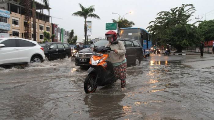 Banjir di Pekanbaru, BPBD Riau Siagakan Personil dan Logistik