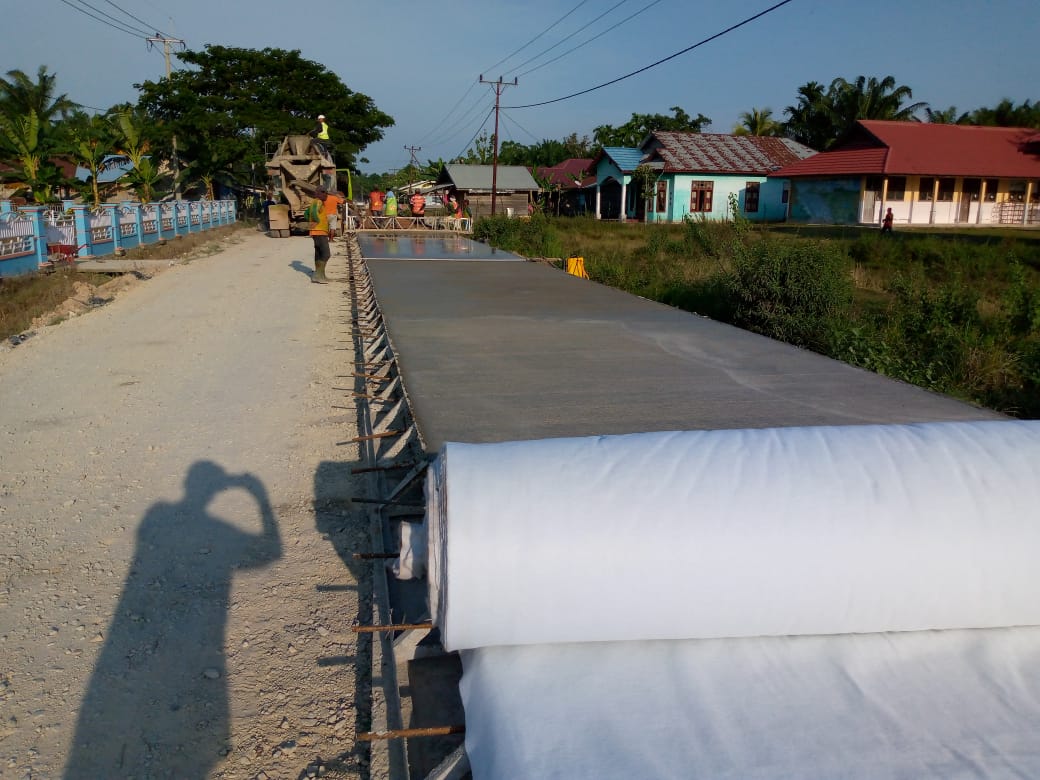 Jalan Poros di Sungai Injab Dibangun, Camat Rupat, Aulia Siap Dukung Program Bupati Kasmarni