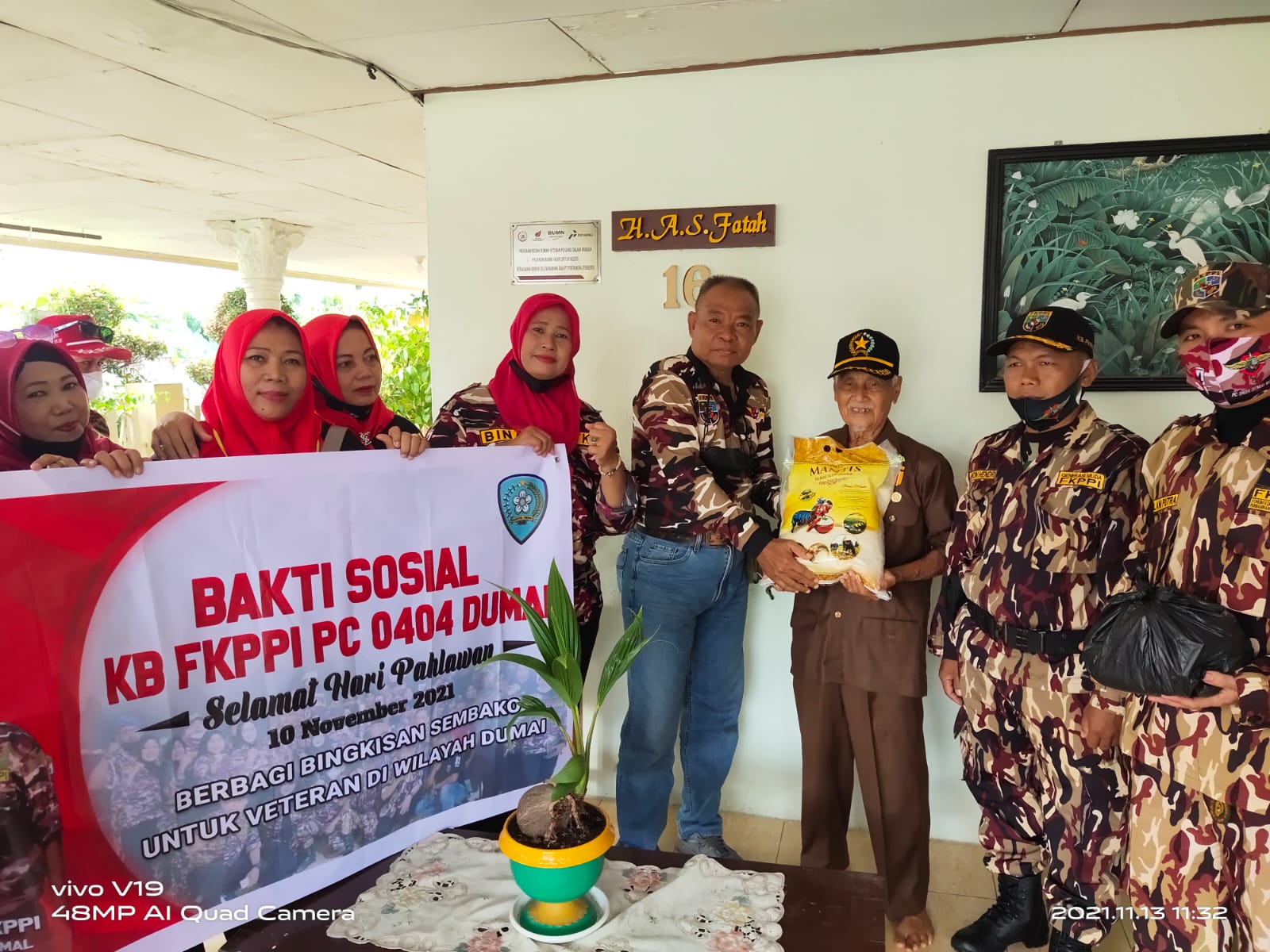 Hari Pahlawan, FKPPI PC 0404 Dumai Lakukan Bagikan Sembako pada Veteran