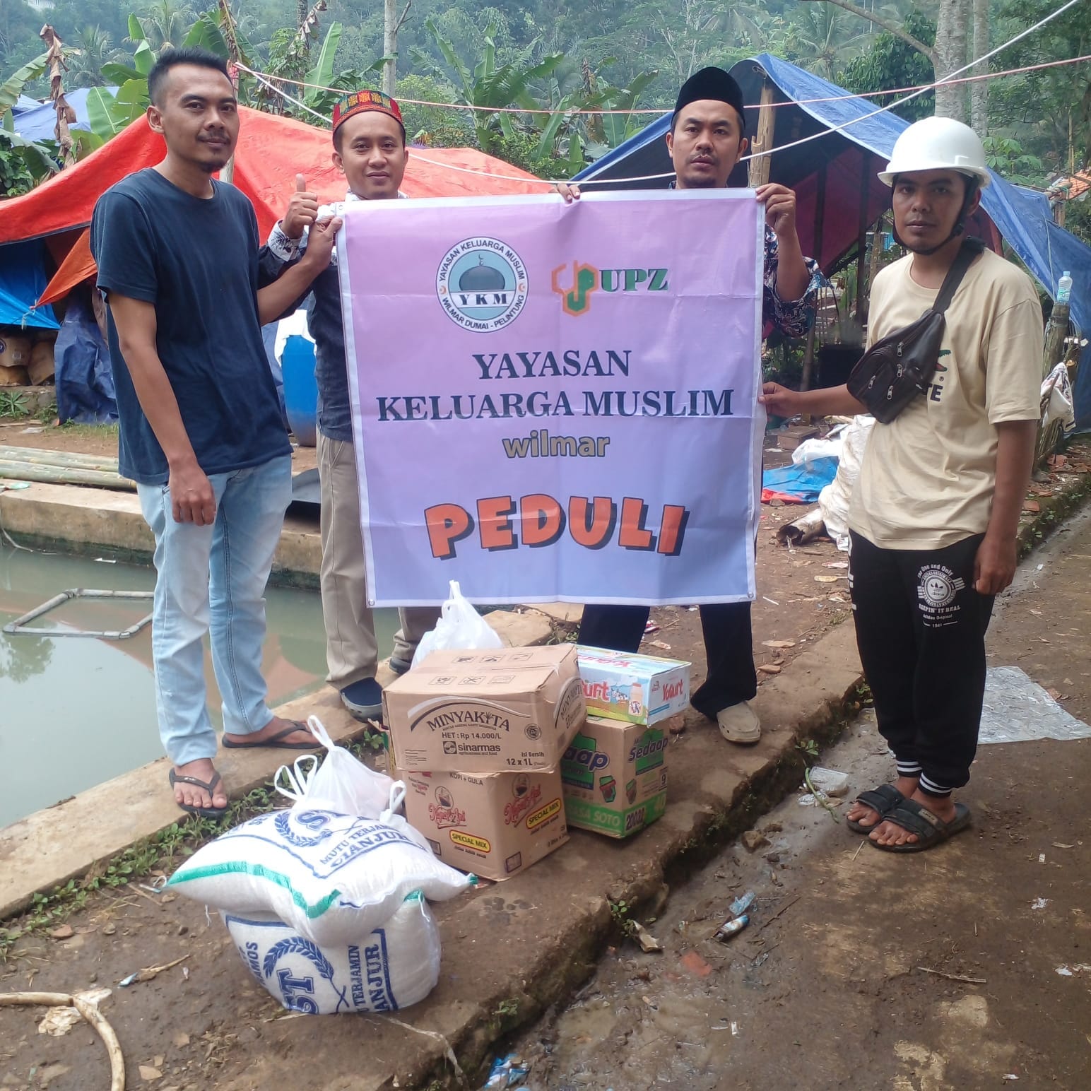 Yayasan Keluarga Muslim Wilmar Dumai Pelintung Bantu Korban Gempa Cianjur