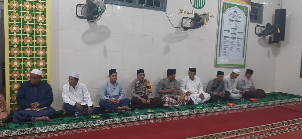 Bhabinkamtibmas Polsek Tembilahan Hulu Hadiri Isra' Mi'raj di Desa Pulau Palas