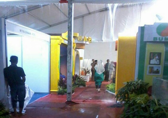 Stand Utama Dumai Expo Banjir, Penyelenggara Lepas Tanggung Jawab