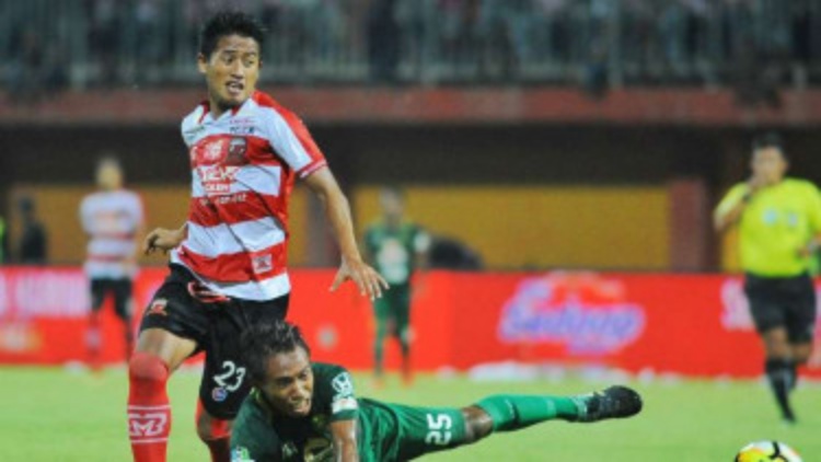 Striker Persib dan Winger MU Diisukan Merapat ke PSM